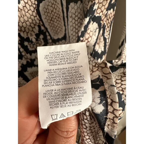 Cabi Serpentine Wide Cuff Blouse Womens Sz XS Snake Print Ruffle - Picture 11 of 11